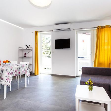 Golden Island Apartments Krk Town Bagian luar foto