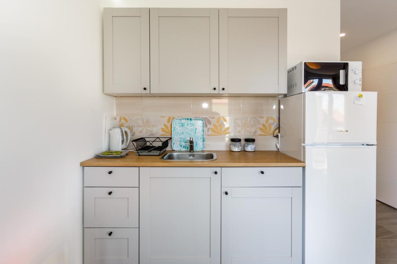 Golden Island Apartments Krk Town Bagian luar foto