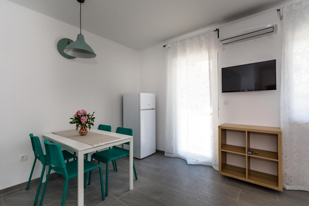 Golden Island Apartments Krk Town Bagian luar foto