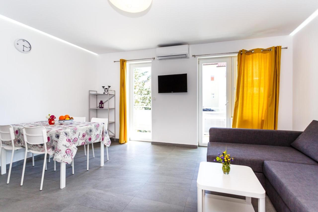 Golden Island Apartments Krk Town Bagian luar foto