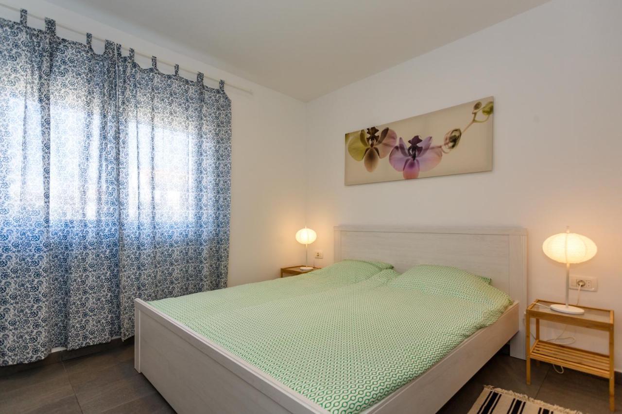 Golden Island Apartments Krk Town Bagian luar foto