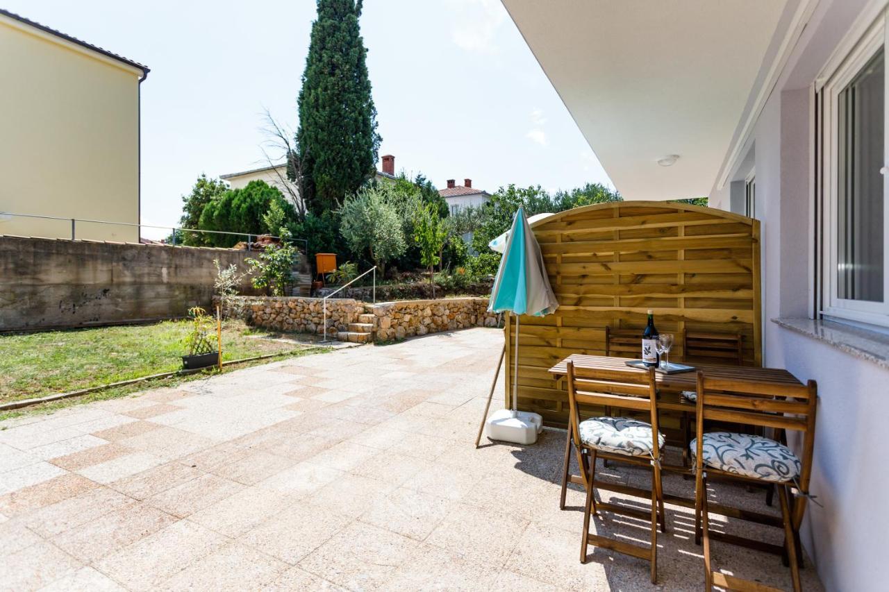 Golden Island Apartments Krk Town Bagian luar foto