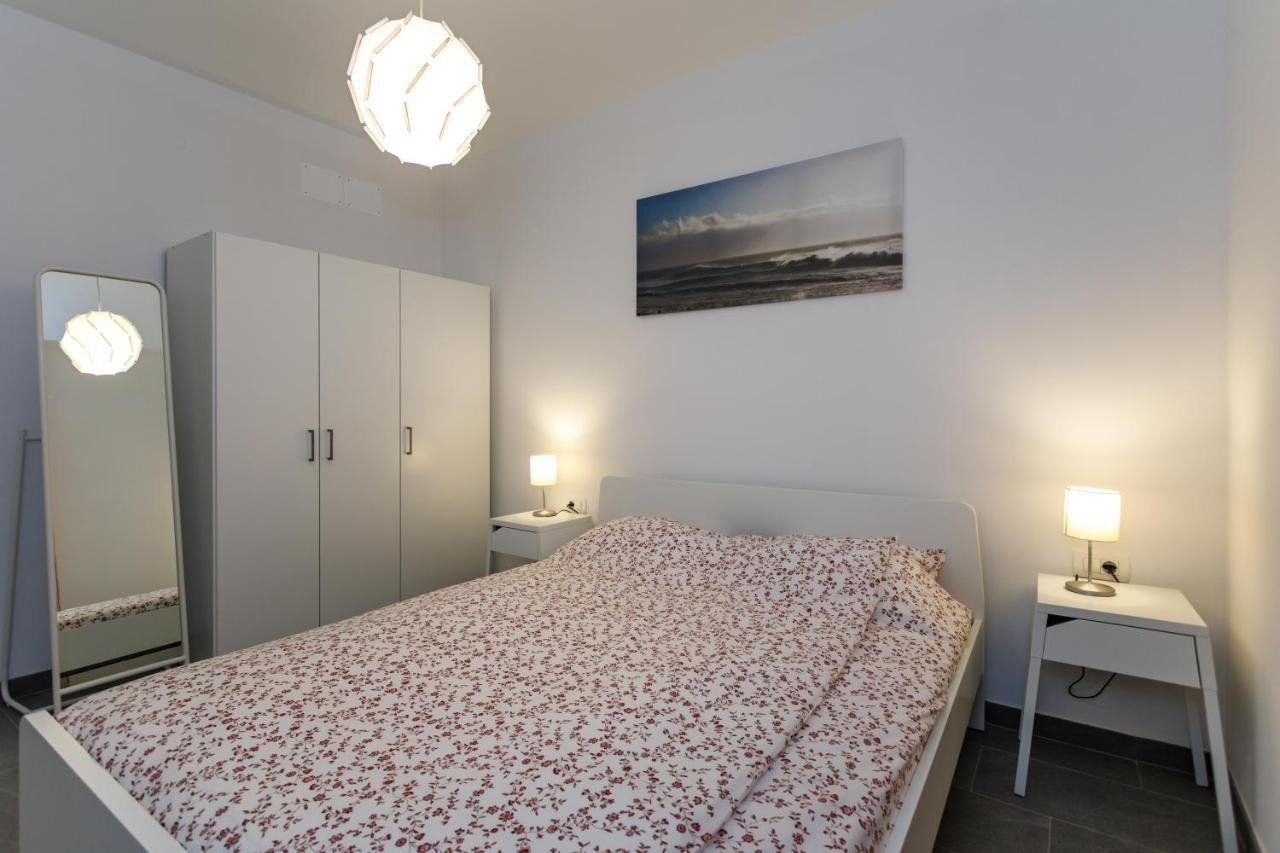 Golden Island Apartments Krk Town Bagian luar foto