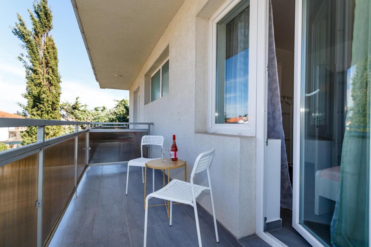 Golden Island Apartments Krk Town Bagian luar foto